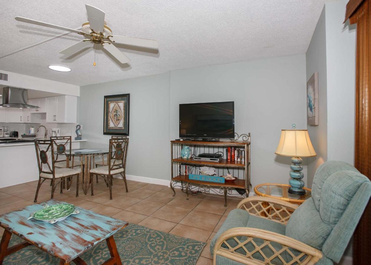 Clearwater 1c By Albvr - Beautiful Beachfront Views! Great Location!