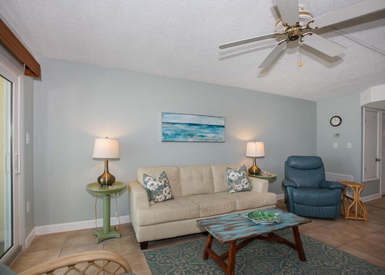Clearwater 1c By Albvr - Beautiful Beachfront Views! Great Location! Holiday home