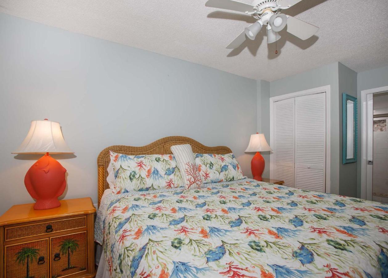 Clearwater 1c By Albvr - Beautiful Beachfront Views! Great Location! Holiday home *